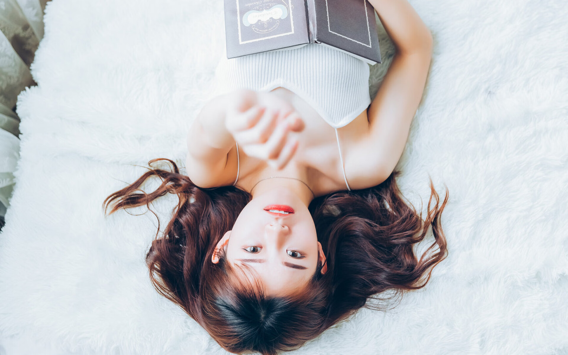 九游下载中心-运动员的战术板：临场决策的智慧比拼，运动员战术训练的方法及基本要求